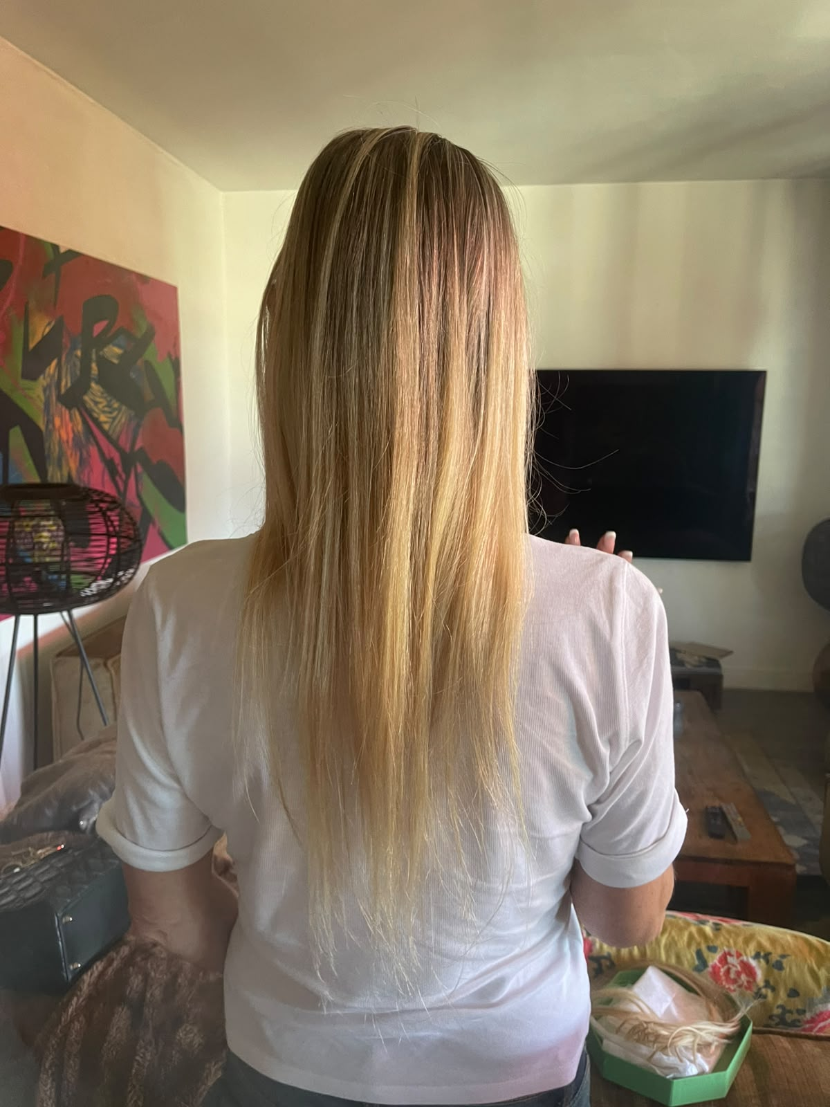 Chevelure blonde mi-longue avant pose d'extensions