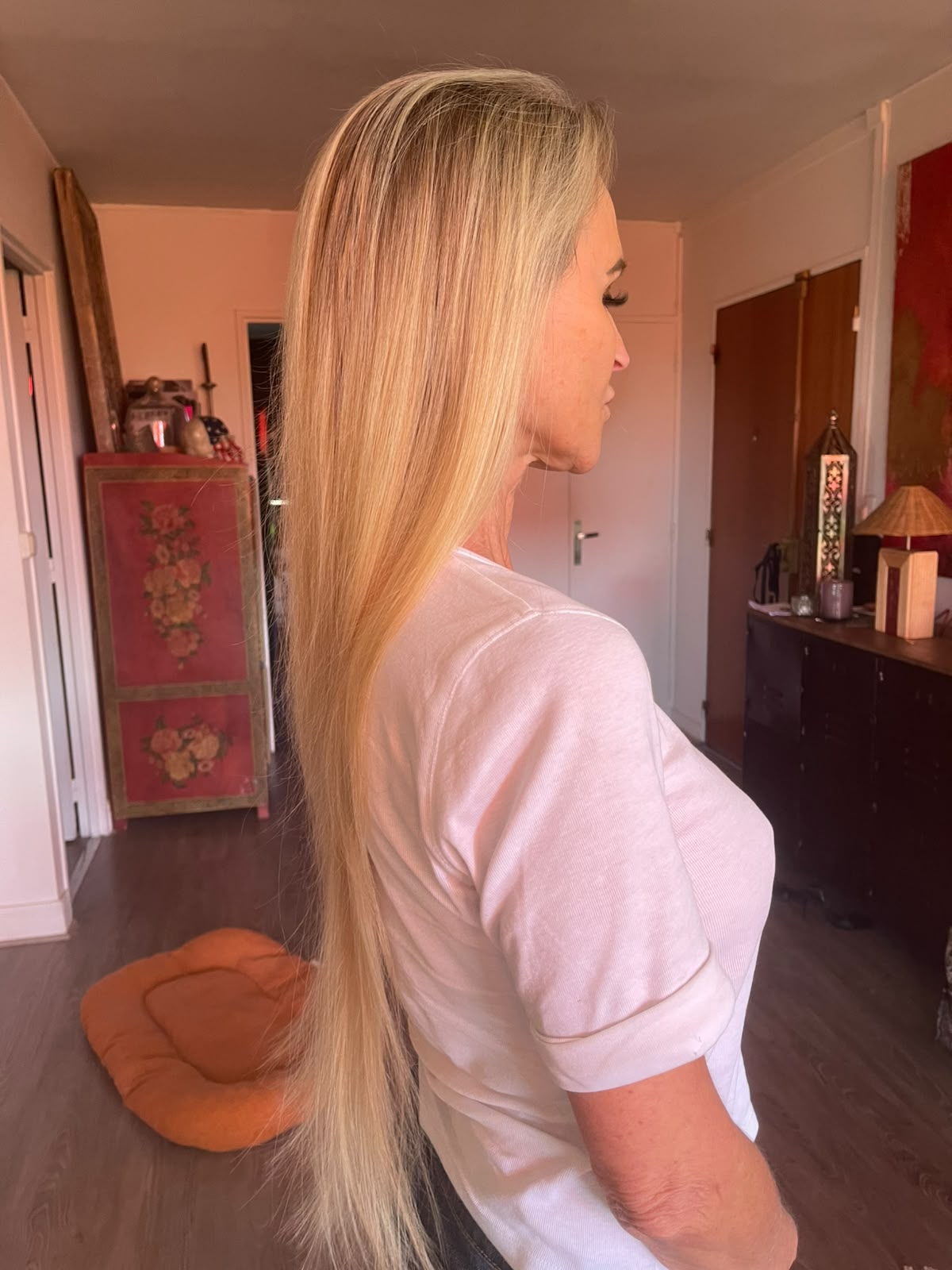 Chevelure blonde 60 cm, 50 mèches posées à la kératine à chaud